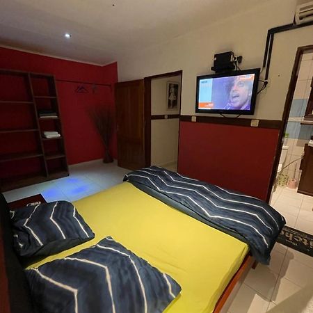 Homestay Studio Яунде Екстер'єр фото